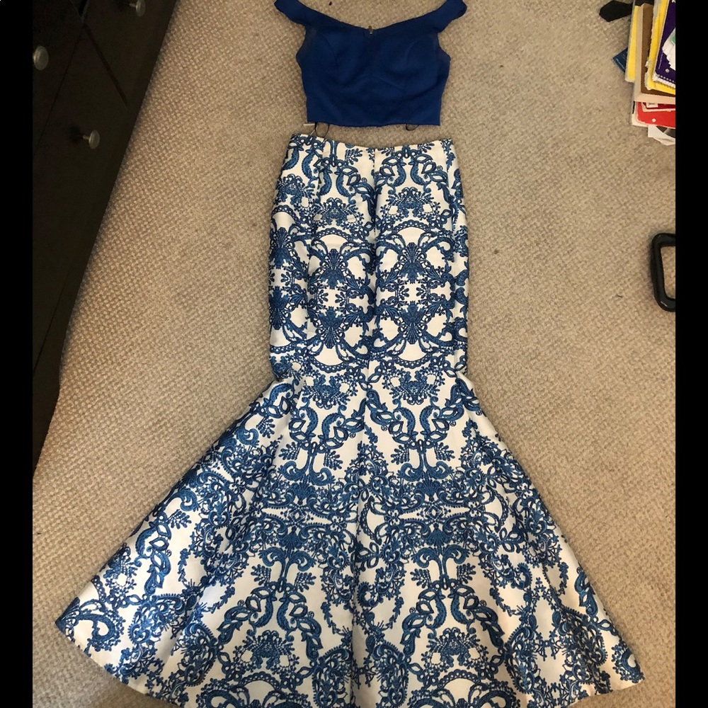Spechless blue & white prom dress